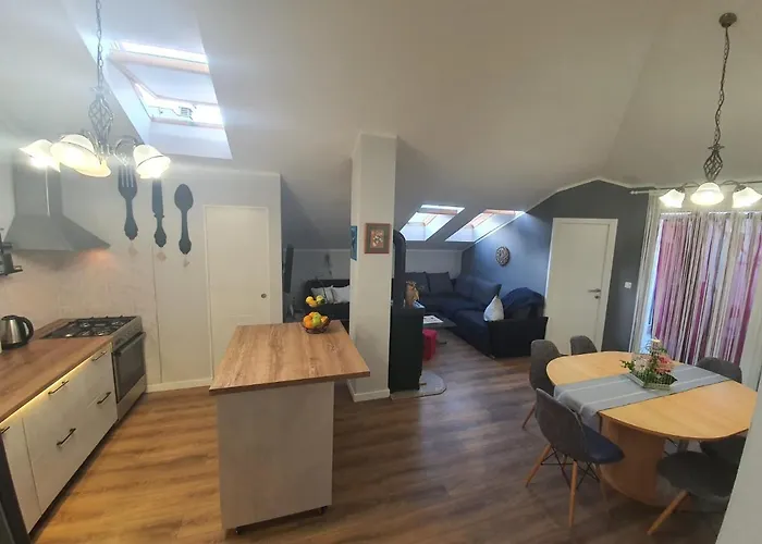 Apartment D Free Parking & Wifi, Walking Distance To Centrum