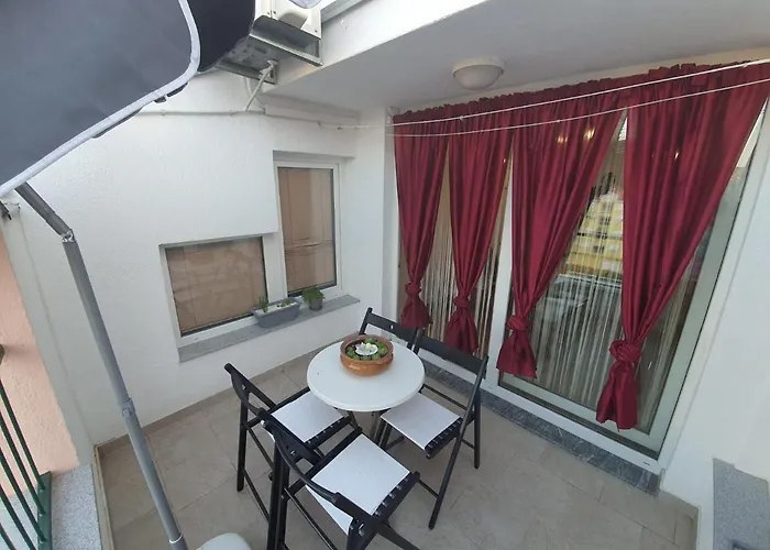 Apartment D Free Parking & Wifi, Walking Distance To Centrum