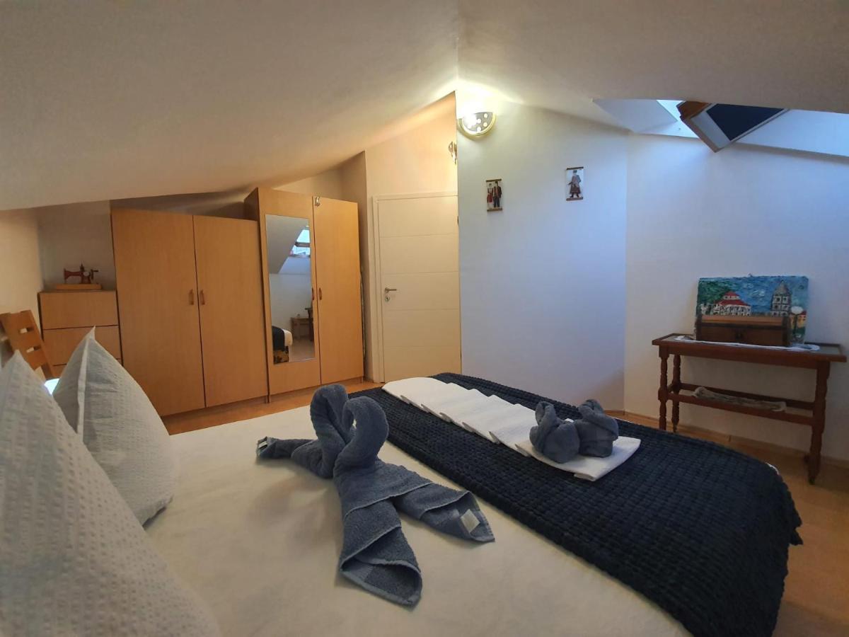 D Free Parking & Wifi, Walking Distance To Centrum