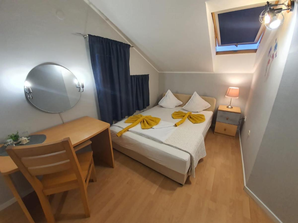 D Free Parking & Wifi, Walking Distance To Centrum